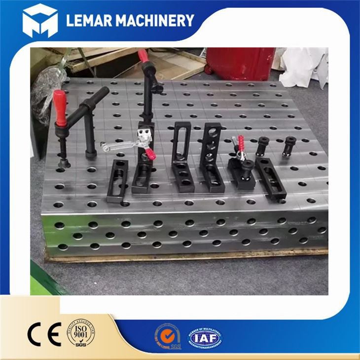 고정 도구가 포함된 용접 스테이션