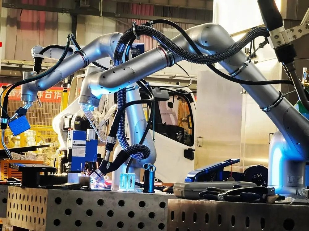 Robot collaborative welding table Robot collaborative welding table